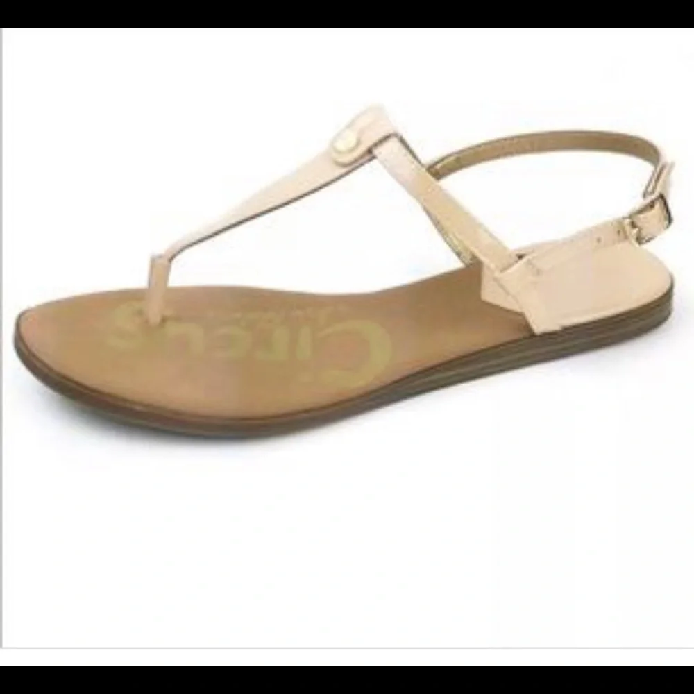 Circus by Sam Edelman Cayden nude patent T strap sandal shoes size 6